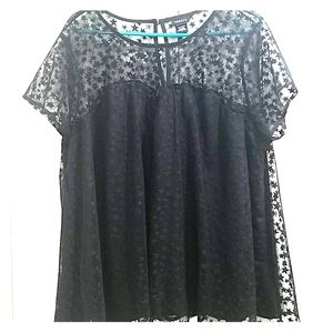 Cute Star Top Torrid Top, Size 1 (Fits Size 14-16)